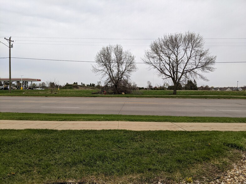 More Photos Of 3990 Blairs Ferry Rd NE, Cedar Rapids Unknown For Lease