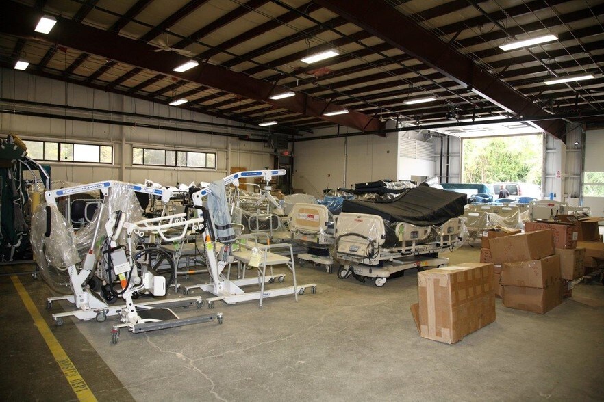 More Photos Of 289 Elm St, Marlborough Warehouse For Lease