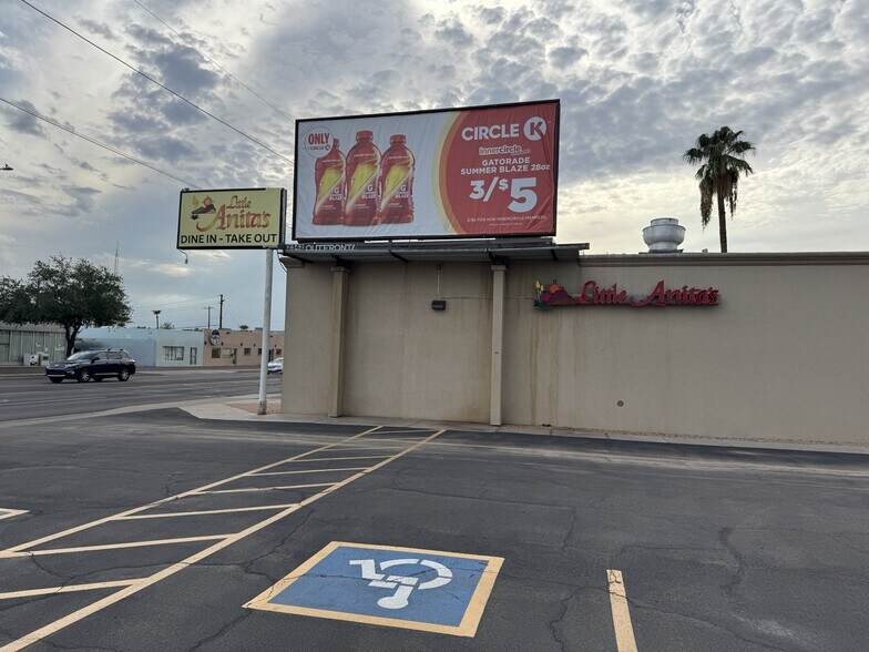 More Photos Of 1516 E Thomas Rd, Phoenix Restaurant For Sale