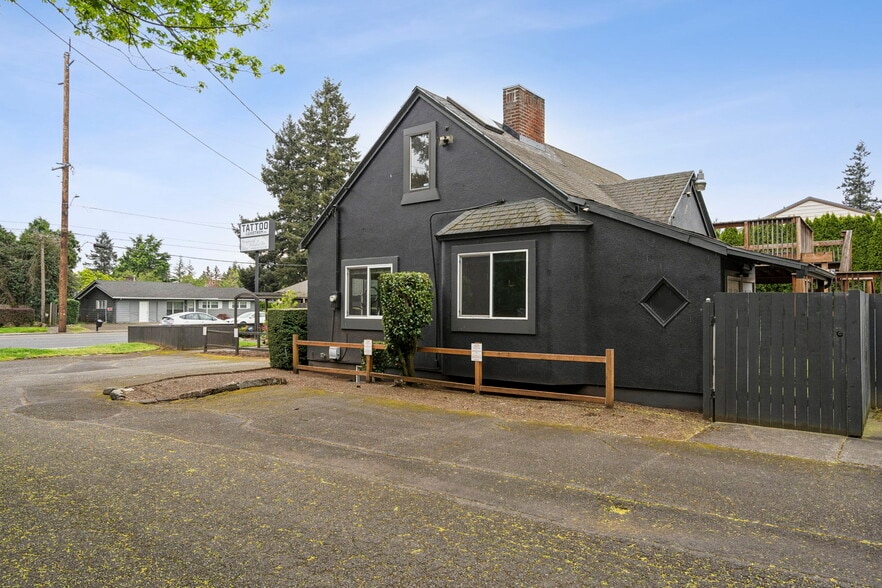 More Photos Of 17641 SE Stark St, Portland Storefront Retail Office For Sale