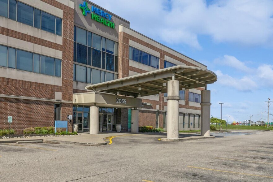 More Photos Of 2055 Hospital Dr, Batavia Medical For Lease