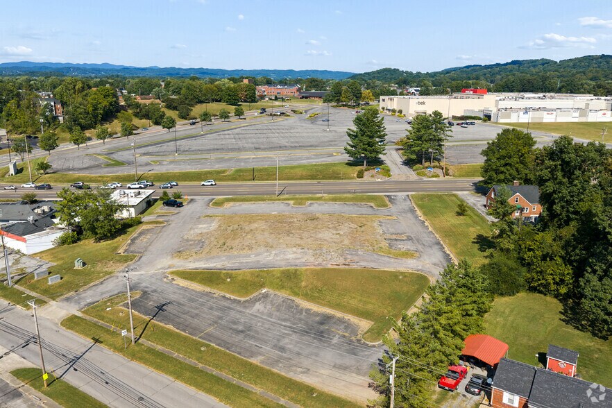More Photos Of 2060 Fort Henry Dr, Kingsport Land For Lease
