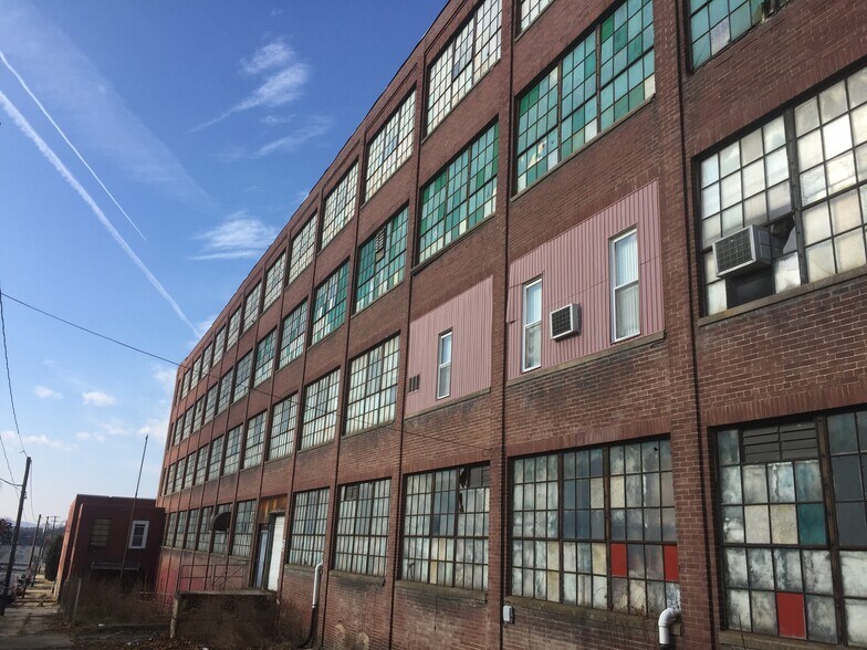 More Photos Of 1340-1400 Chestnut St, Kulpmont Manufacturing For Sale