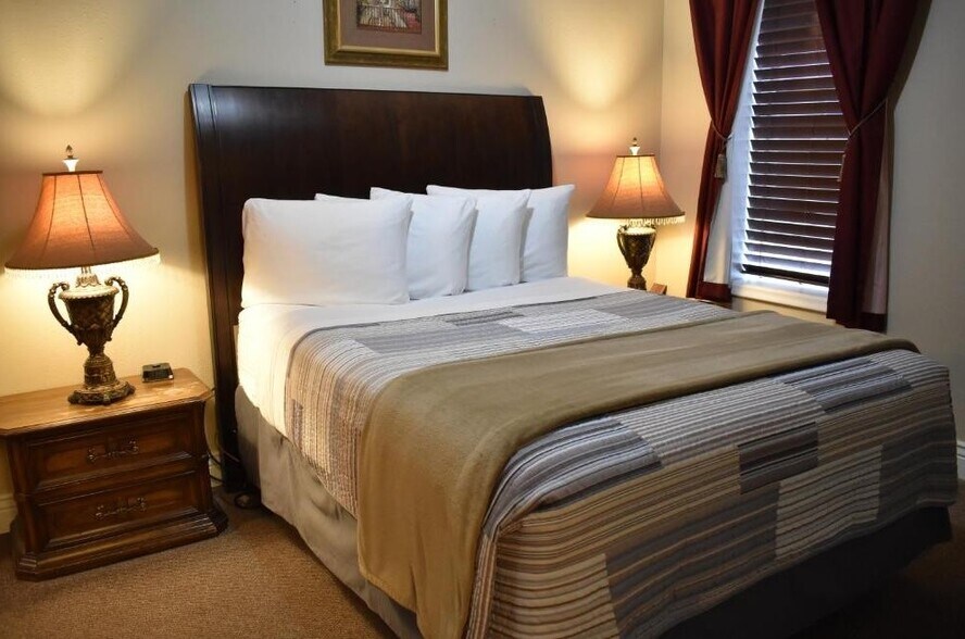 More Photos Of 22 N Bridge St, Saint Anthony Storefront Retail Residential For Sale