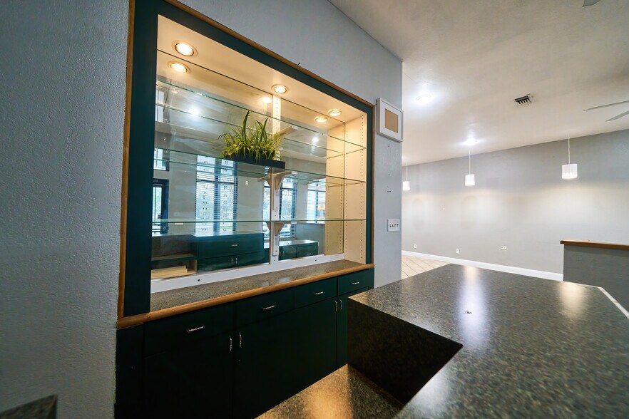 More Photos Of 2700-2704 Hemphill St, Fort Worth Medical For Sale