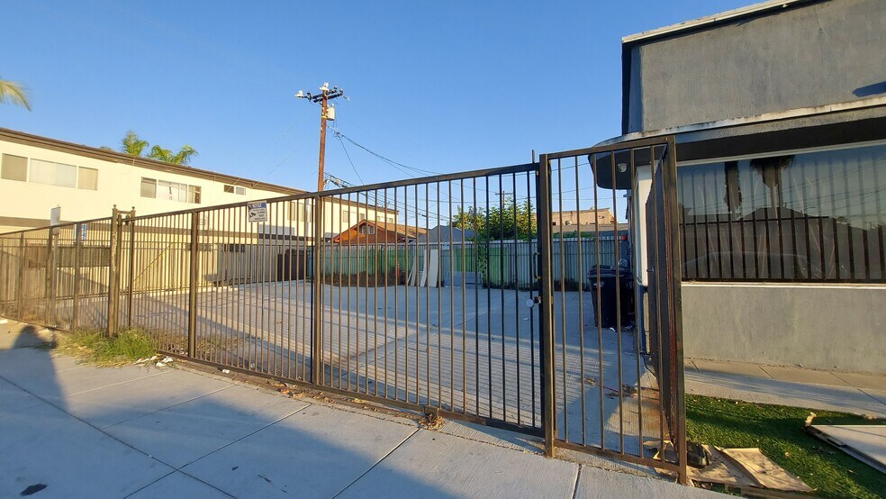 More Photos Of 800 E South St, Long Beach Office For Sale