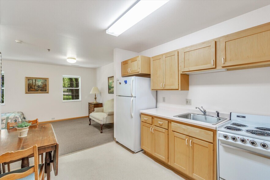 More Photos Of 121 S 5th St, Evansville Assisted Living For Sale