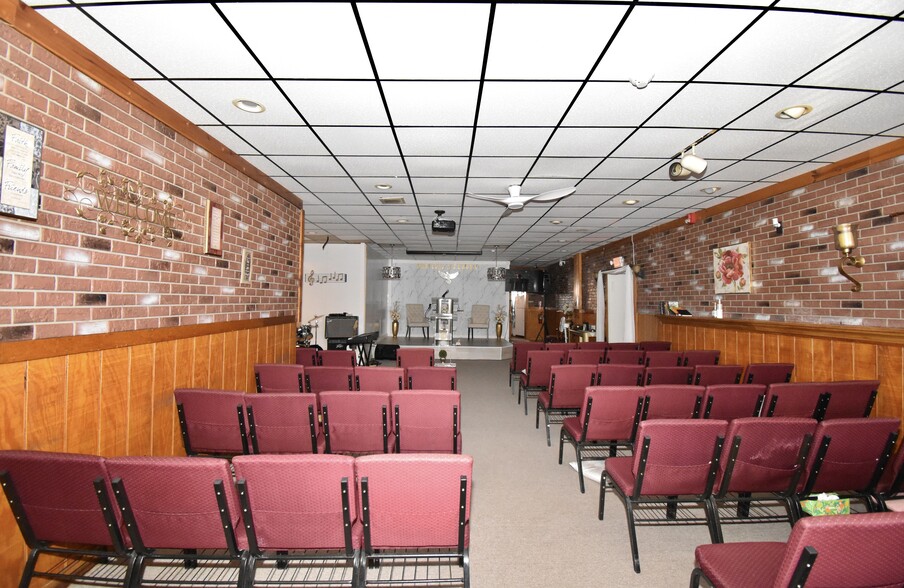 More Photos Of 570-574 Main St, Springfield Apartments For Sale