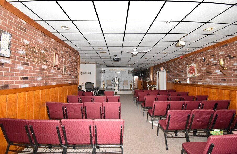 More Photos Of 570-574 Main St, Springfield Apartments For Sale