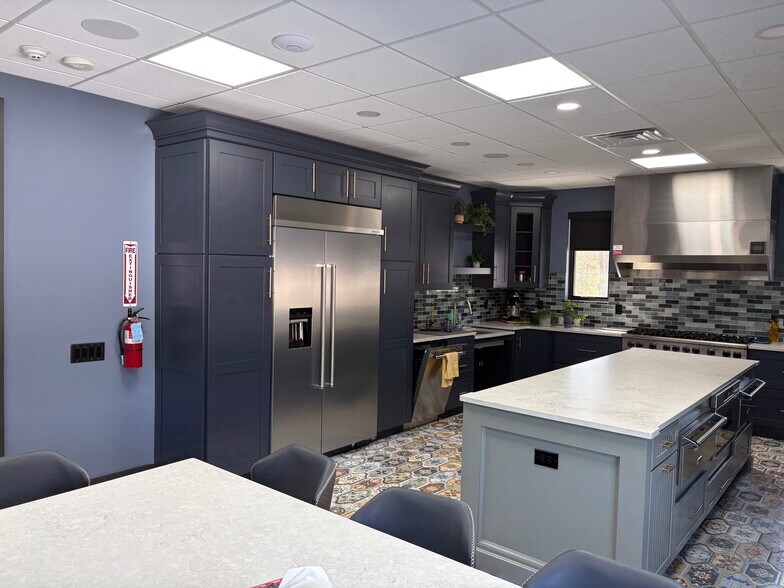 More Photos Of 1381 Fairview Blvd, Delran Office For Sale