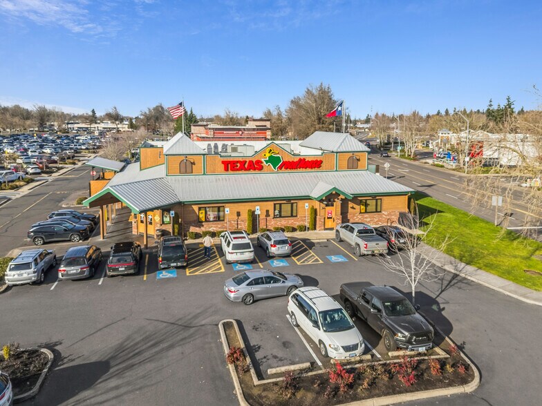 More Photos Of 1060 Valley River Way, Eugene Restaurant For Sale