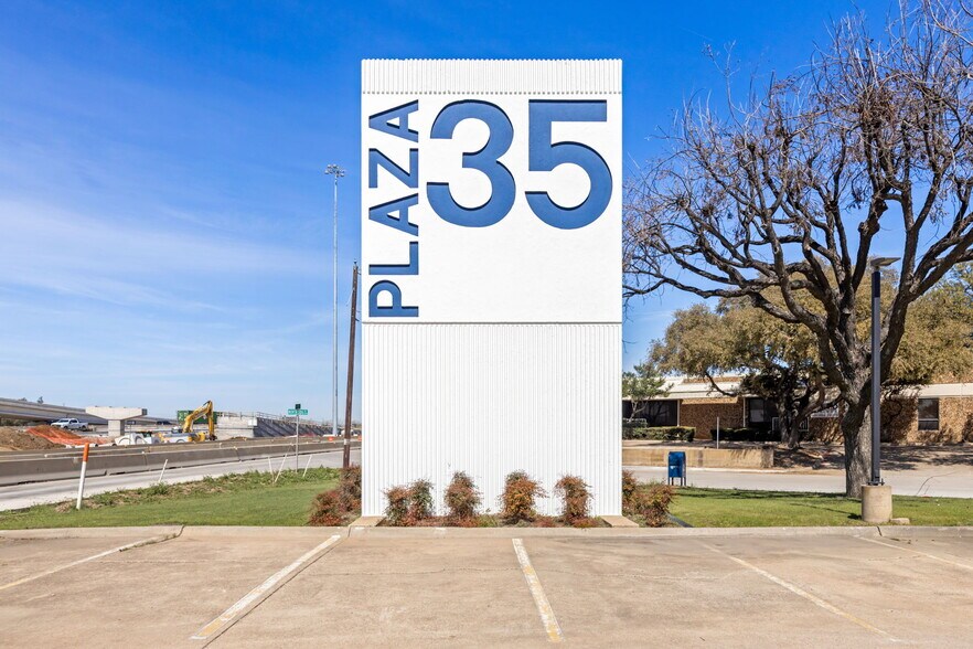 More Photos Of 1300 N Interstate 35E, Carrollton Unknown For Lease