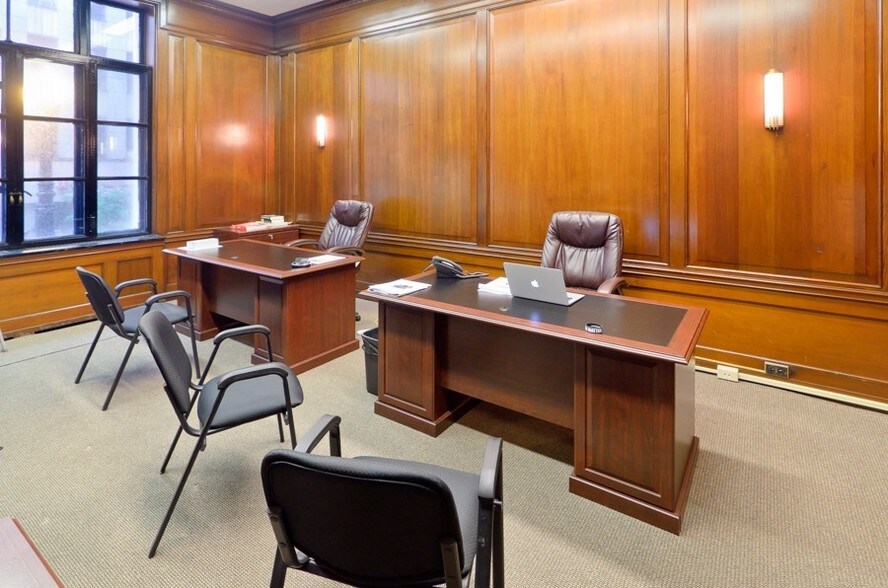 More Photos Of 175 W Washington St, Chicago Office For Sale