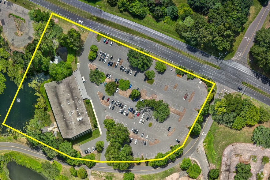 More Photos Of 2 Waterside Crossing, Windsor Office For Sale