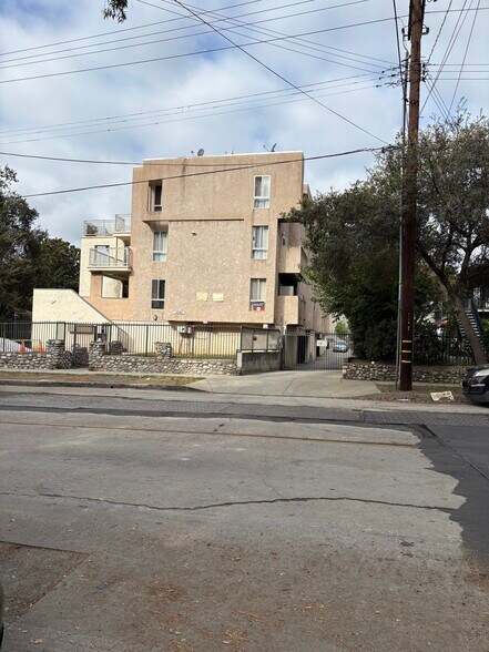 More Photos Of 1095 N Raymond Ave, Pasadena Apartments For Sale