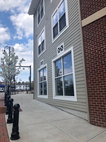 More Photos Of 25 Commercial St, Braintree Apartments For Lease