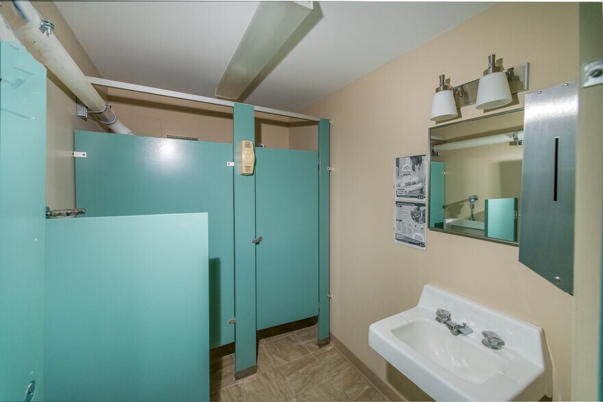 More Photos Of 100-106 S Main st, Ishpeming Bank For Sale