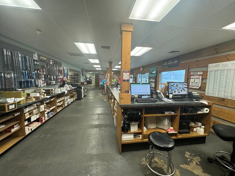 More Photos Of 10300 Us Highway 19 N, Pinellas Park Manufacturing For Sale