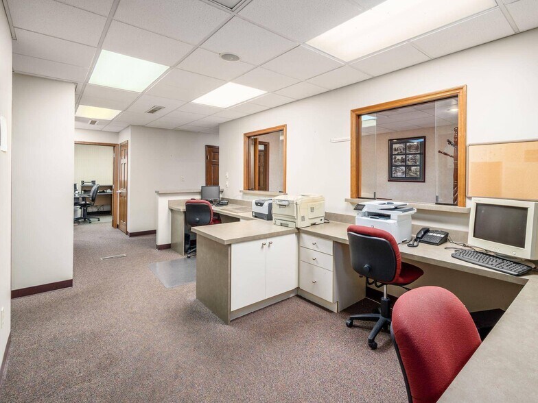 More Photos Of 4960 Middle Urbana Rd, Springfield Medical For Sale