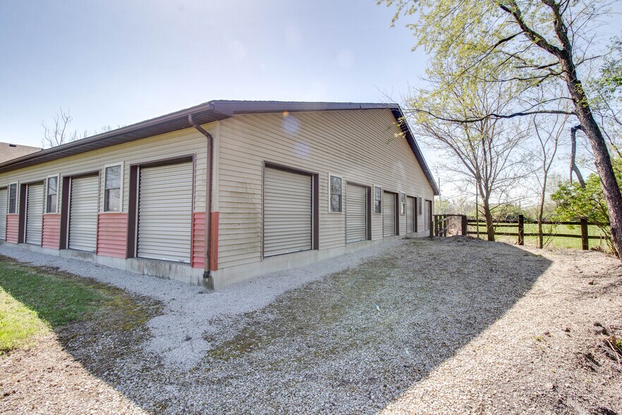 More Photos Of 15281 IL-109, Dow Specialty For Sale