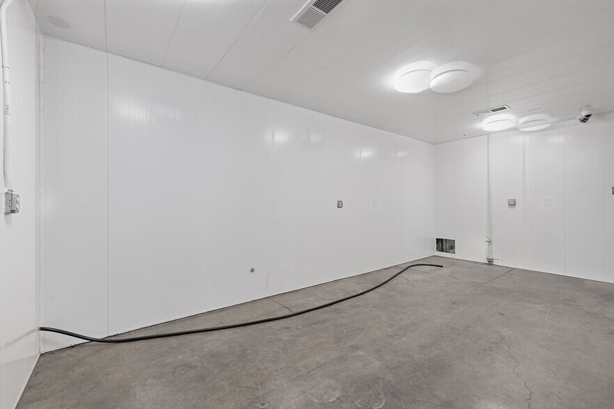 More Photos Of 4905 E 41st Ave, Denver Warehouse For Sale