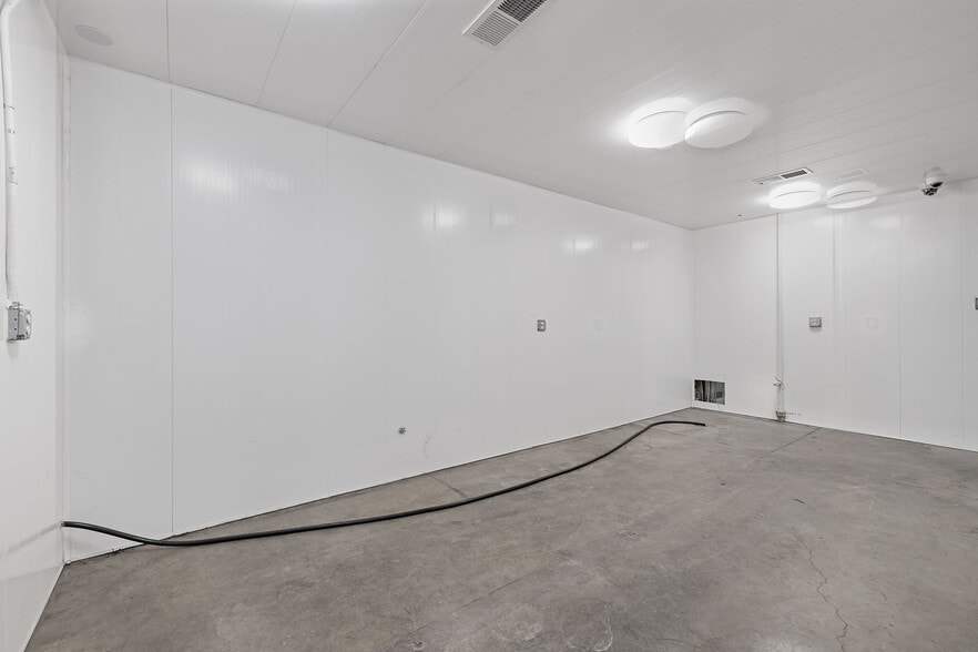 More Photos Of 4905 E 41st Ave, Denver Warehouse For Sale