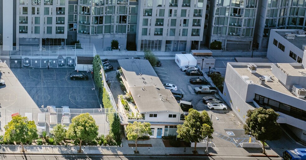 More Photos Of 1220-1224 Lincoln Blvd, Santa Monica Office Residential For Sale