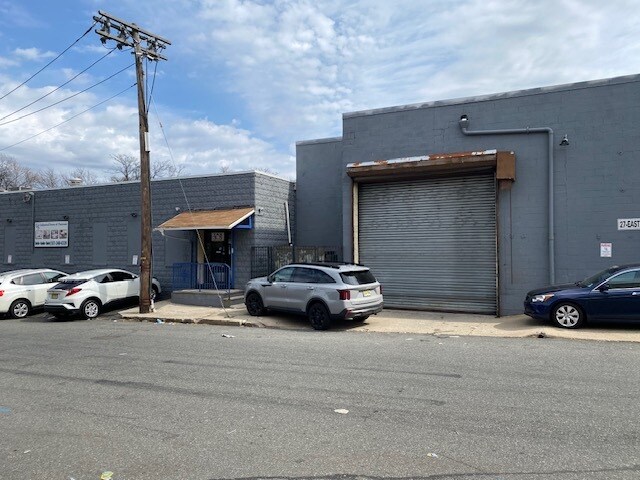 More Photos Of 7 McLean Blvd, Paterson Showroom For Lease