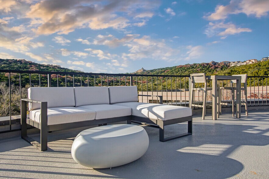 More Photos Of 6504 Bridgepoint Pky, Austin Office For Lease