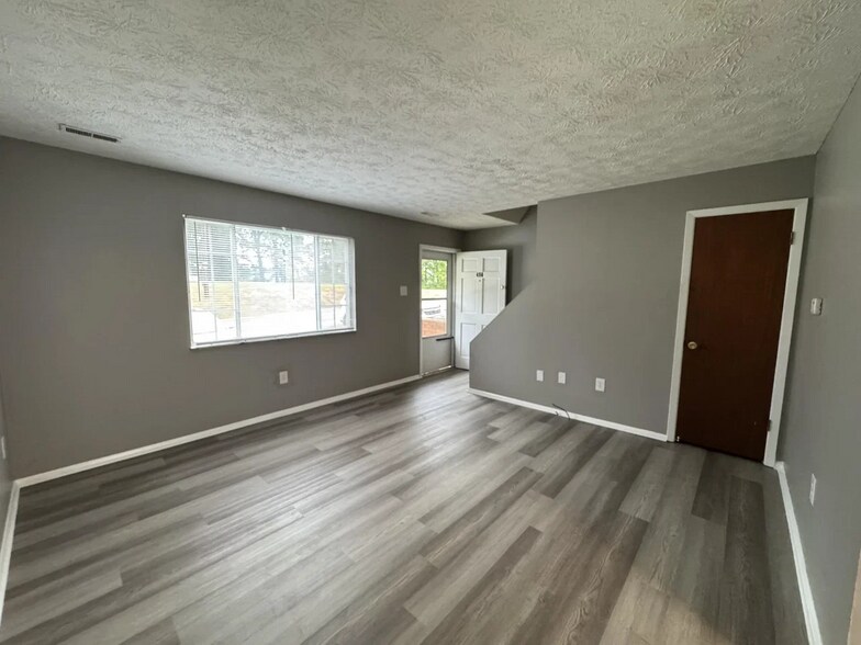 More Photos Of 5031 W Pea Ridge Rd, Huntington Apartments For Sale