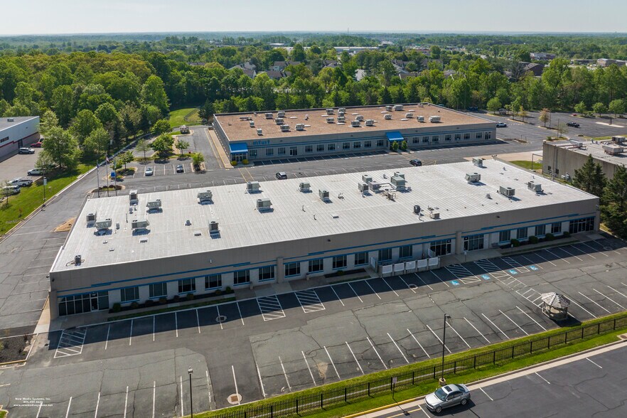 More Photos Of 110 Juliad Ct, Fredericksburg Flex For Sale