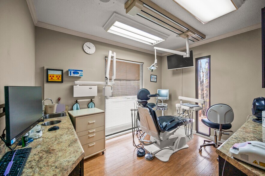 More Photos Of 400 Parkwood Medical Park, Elkin Medical For Lease