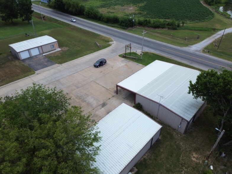 More Photos Of 542-544 Chestnut St, Skiatook Warehouse For Lease
