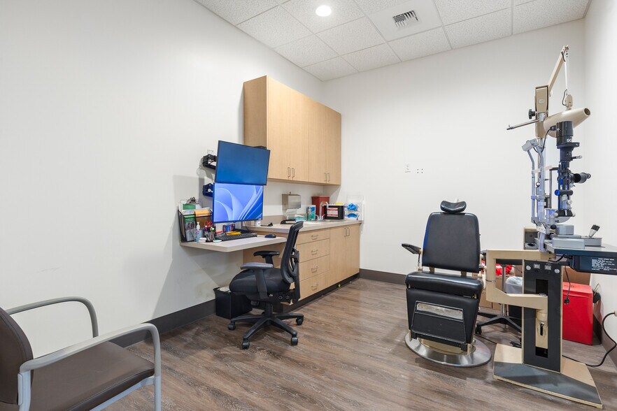 More Photos Of 2460 Beacon St, Chico Healthcare For Sale