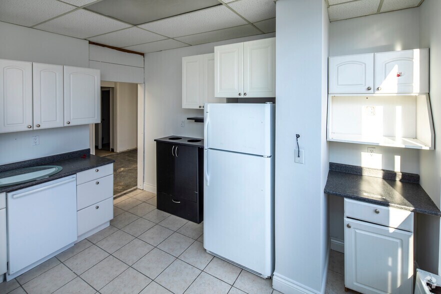 More Photos Of 2171 Avenue Rd, Toronto Office For Lease