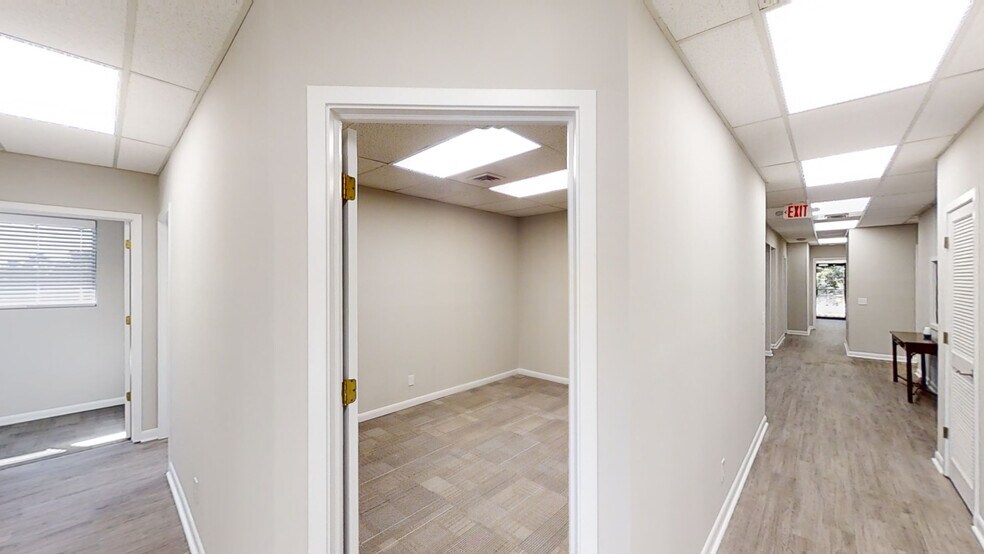 More Photos Of 2920 Edgewood Cir, Columbus Office For Lease