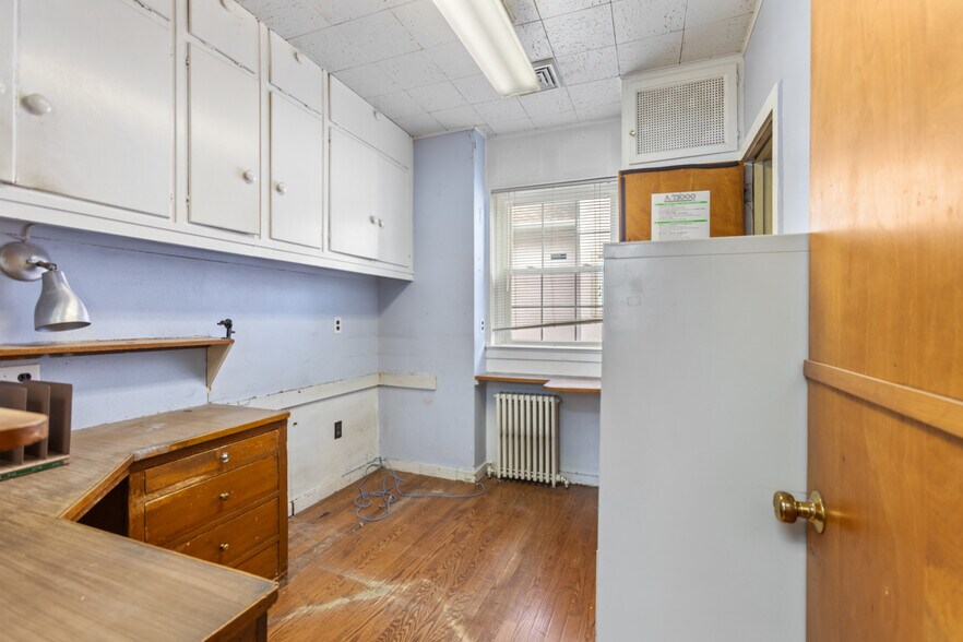 More Photos Of 3716 Philadelphia Pike, Claymont General Retail For Lease