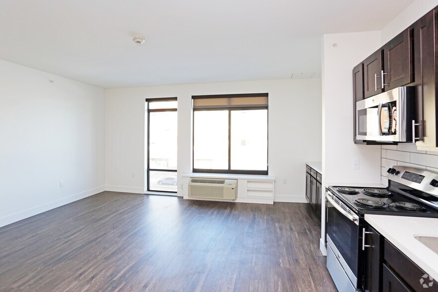 More Photos Of 1415 Cuming St NE, Omaha Apartments For Lease