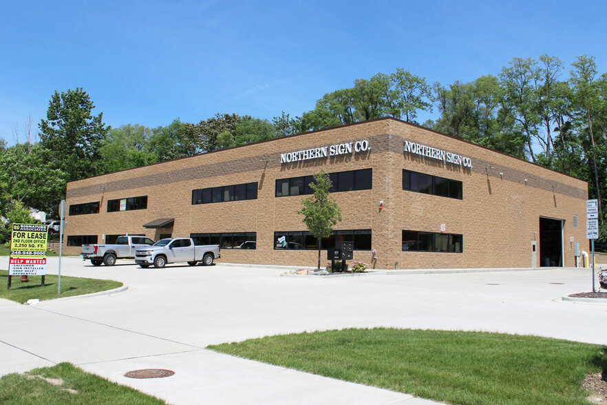 Primary Photo Of 2181 E Walton Blvd, Auburn Hills Service For Lease