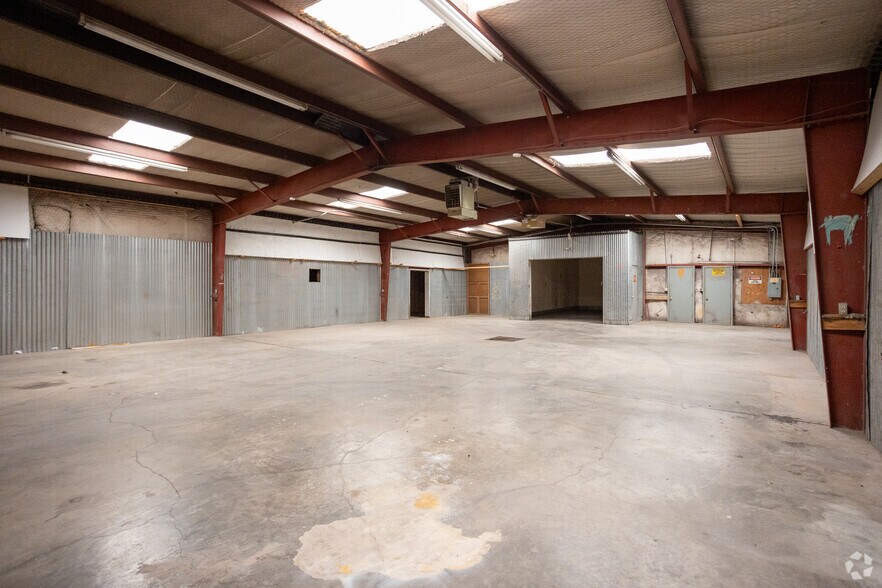 More Photos Of 113 Gold Ave, Grants Light Manufacturing For Sale