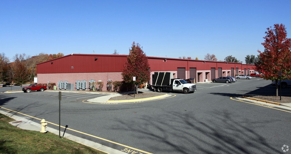 More Photos Of 1130 International Pky, Fredericksburg Warehouse For Lease