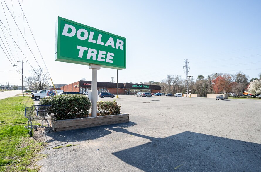 More Photos Of 907 N Miami Blvd, Durham General Retail For Lease