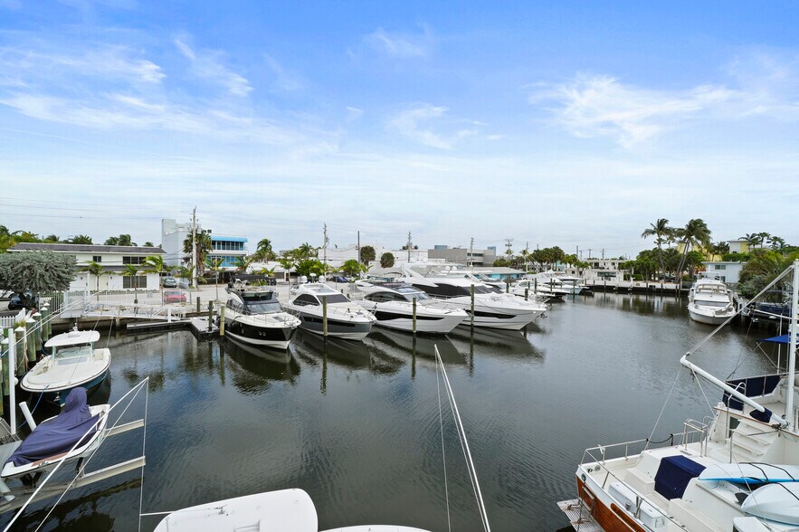 More Photos Of 4322-4334 E Tradewinds Ave, Lauderdale-by-the-Sea Loft Creative Space For Lease