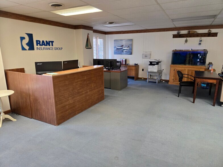 More Photos Of 4534 Dowling St, Montague Office For Sale