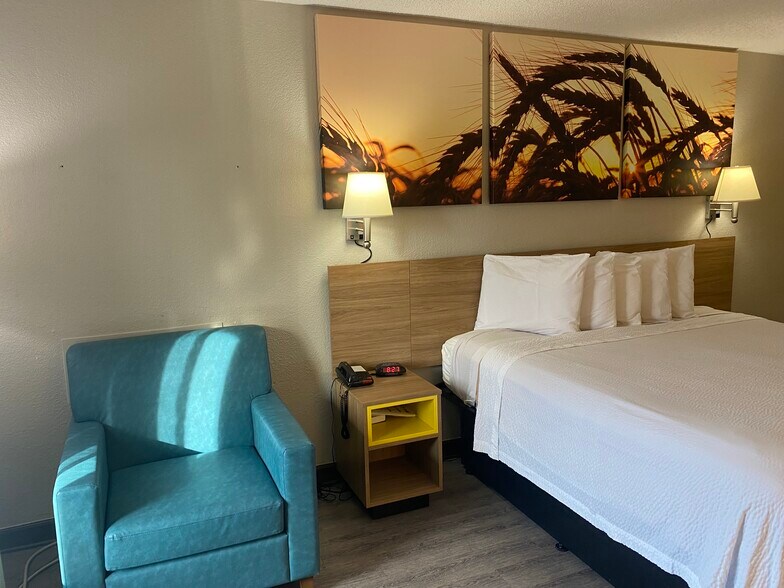 More Photos Of 2701 Highway 82 E, Greenville Hotel For Sale