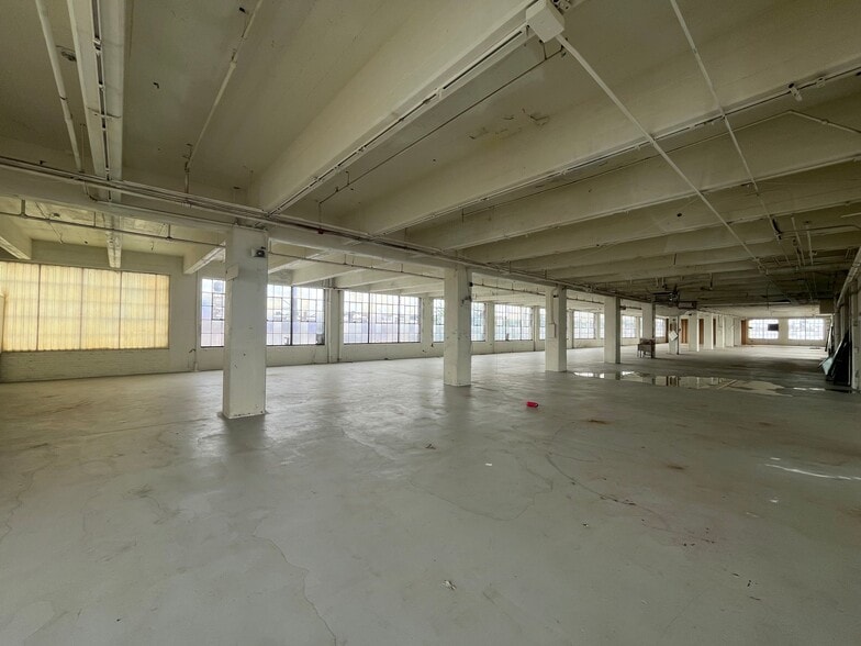 More Photos Of 1850 E Sedgley Ave, Philadelphia Manufacturing For Sale