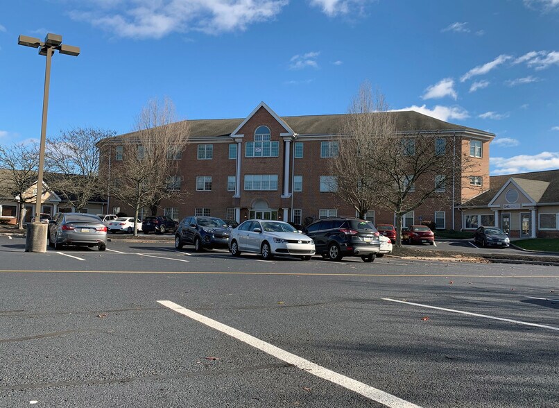 More Photos Of 2151 Linglestown Rd, Harrisburg Medical For Sale