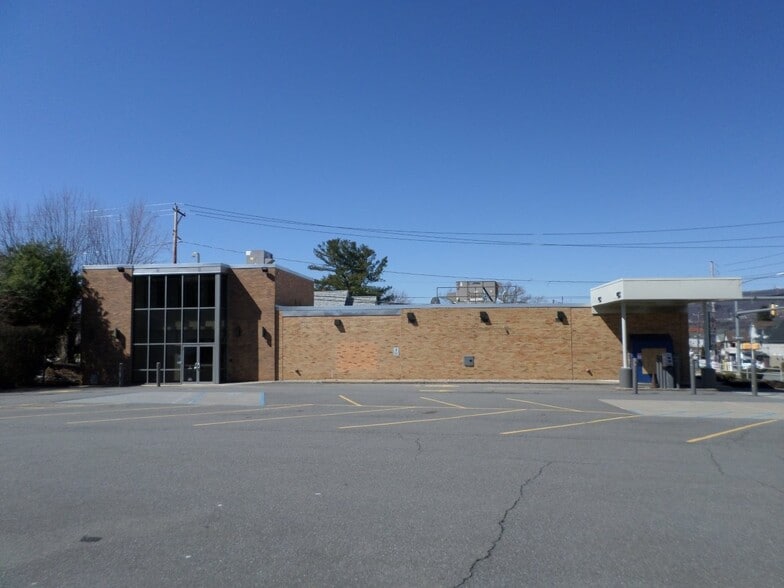 More Photos Of 224 Dunmore St, Throop Bank For Sale