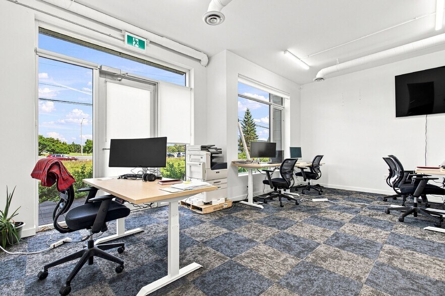 More Photos Of 2500 St. Laurent Blvd, Ottawa Medical For Sale