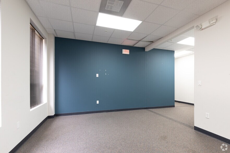 More Photos Of 52 Sugar Creek Center Blvd, Sugar Land Office For Lease